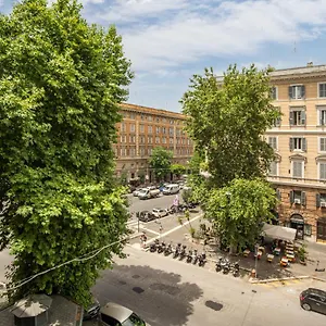Apartment Giulio Cesare Charming Great Location, Rome
